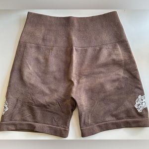 Wolves Forever Seamless Everson “Training” Shorts in Desert Dust - S